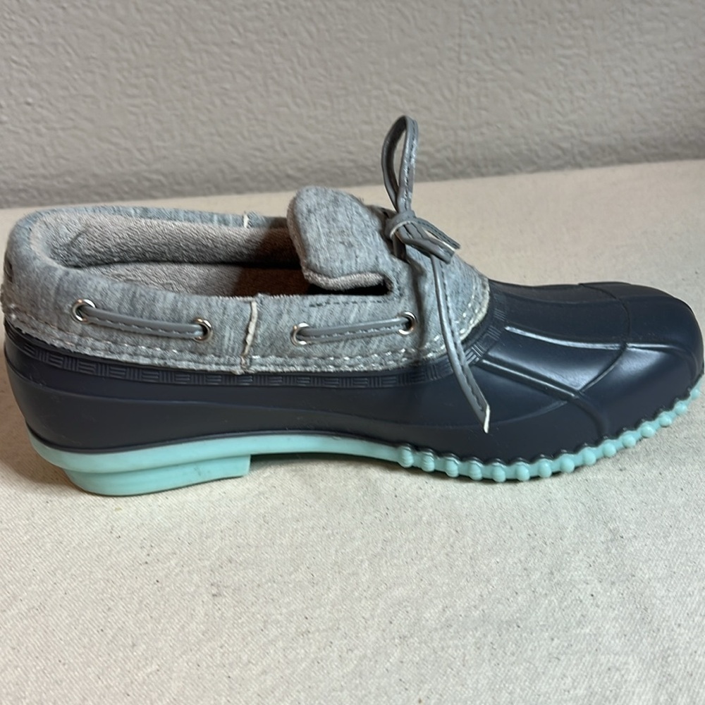 🛍️ 4 for $25 Outdoors Duck Shoes Women’s Size 7M Gray & Navy Rain Loafers - Picture 7 of 8